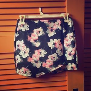 Cute Flower Pencil Skirt